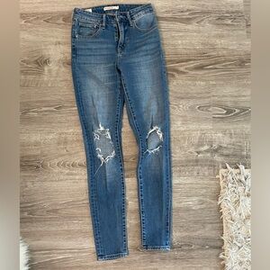 Levi’s 721 High Rise Skinny Jeans - size 25